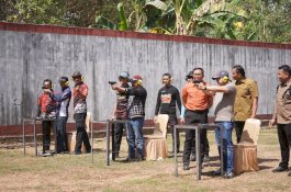 Wabup Darmawangsyah Muin Hadiri Eksibisi Menembak Polresta Gowa, Perkuat Silaturahmi Forkopimda