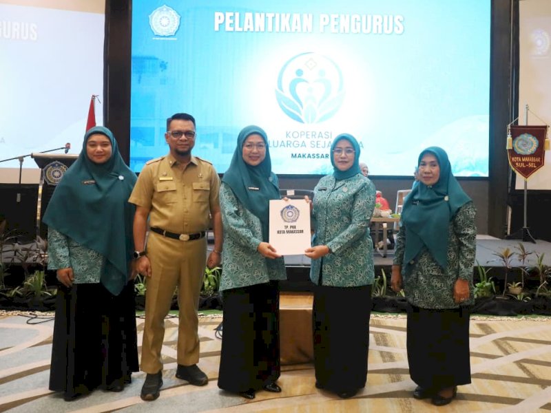 Ketua TP PKK Kota Makassar, Melinda Aksa, melantik pengurus Koperasi Konsumen Keluarga Sejahtera TP PKK Kota Makassar di Hotel Novotel Makassar, Senin (5/10/2026). @Jejakfakta/dok. Humas Pemkot Makassar