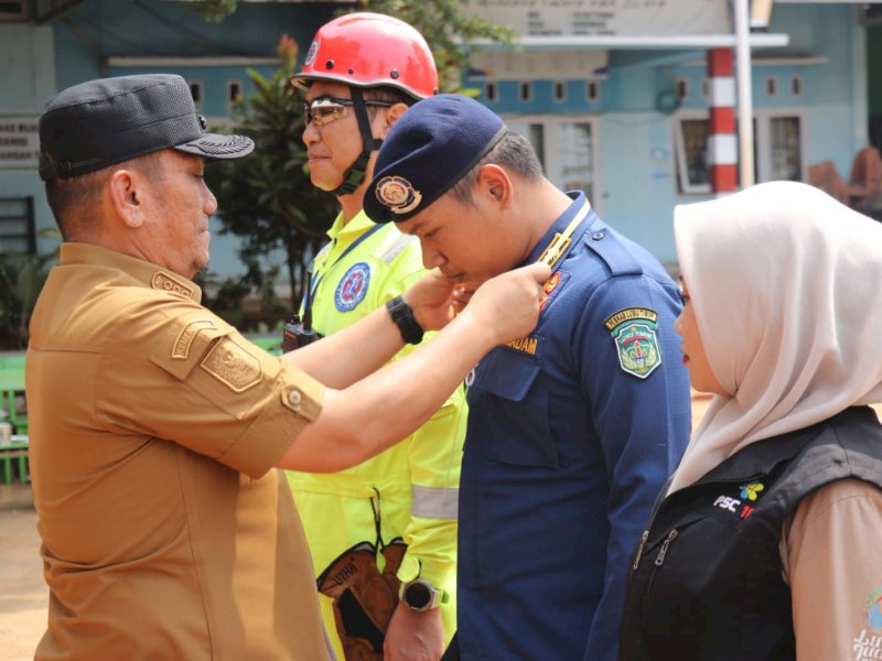 Apel gabungan safety dan medis yang dipimpin langsung oleh Bupati Luwu Timur, Irwan Bachri Syam, di halaman SDN 252 Nikkel, Desa Sorowako, Kecamatan Nuha, Selasa (6/10/2026). @Jejakfakta/dok. Humas Pemkab Lutim