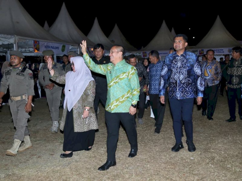 Bupati Luwu Timur, Irwan Bachri Syam, saat menghadiri pembukaan Pekan Expo Koperasi dan Usaha Mikro, Kecil, dan Menengah (K-UMKM) Tingkat Provinsi Sulawesi Selatan Tahun 2026 di Lapangan Iniaku, Desa Sorowako, Kecamatan Nuha, Selasa (6/10/2026). @Jejakfakta/dok. Humas Pemkab Lutim