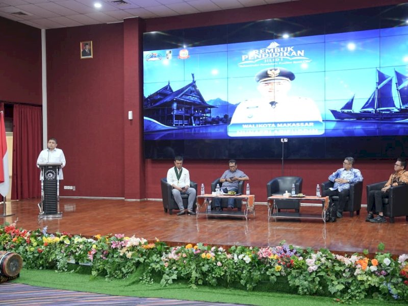 Wali Kota Makassar, Munafri Arifuddin, saat menghadiri Rembuk Pendidikan Jilid 1 yang digelar Badan Koordinasi HMI Sulsel di Ballroom Teater Phinisi, Universitas Negeri Makassar (UNM), Rabu (7/10/2026). @Jejakfakta/dok. Humas Pemkot Makassar