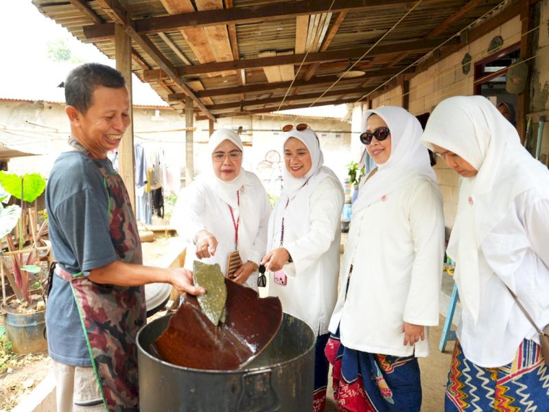 Dewan Kerajinan Nasional Daerah (Dekranasda) Kota Makassar mengunjungi Kampung Batik Cibuluh, Kota Bogor, Kamis (8/10/2026), untuk mempelajari pengembangan sentra batik berbasis keterlibatan masyarakat. @Jejakfakta/dok. Humas Pemkot Makassar