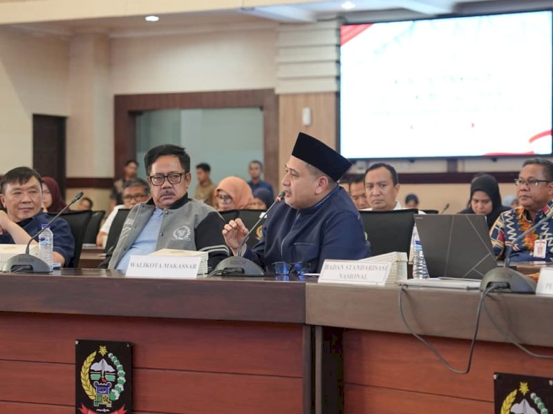 Wali Kota Makassar, Munafri Arifuddin, saat menghadiri pertemuan kunjungan kerja reses Komisi VII DPR RI bersama pemerintah provinsi dan kota di Kantor Gubernur Sulawesi Selatan, Jumat (9/10/2026). @Jejakfakta/dok. Humas Pemkot Makassar