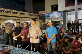 104 Orang Ditangkap Usai Penggerebekan Kampung Narkoba di Makassar