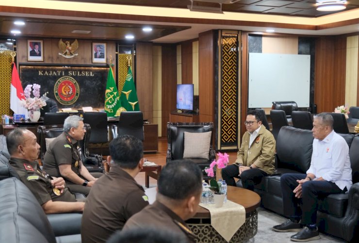 Temui Kajati Sulsel, Darmawangsyah Muin Minta Pendampingan Hukum Pengelolaan Dana KONI