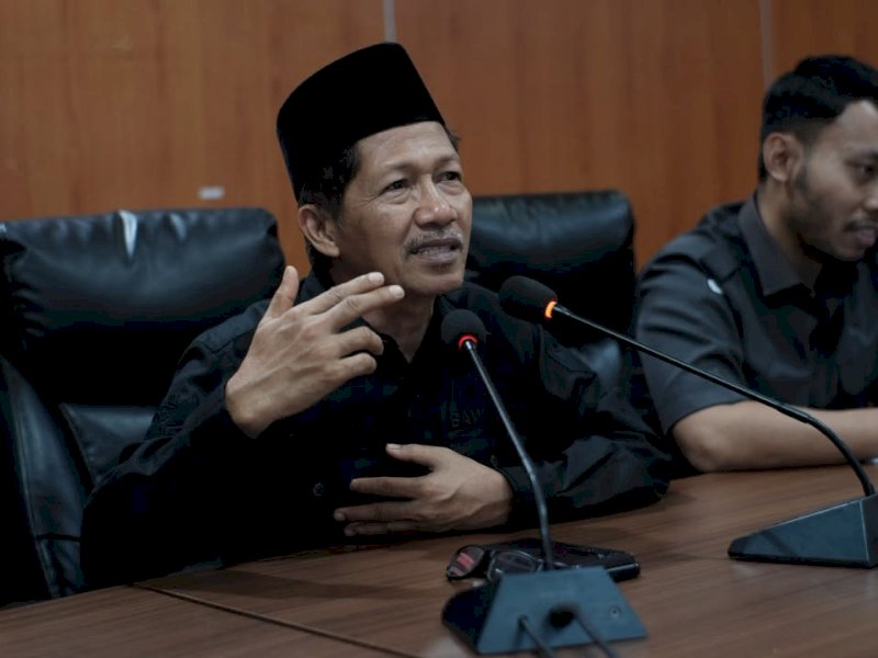 Anggota Bawaslu Sulsel, Saiful Jihad, saat memberikan arahan kepada jajaran Bawaslu kabupaten/kota dalam kegiatan Bimbingan Teknis Penggunaan Form Tarik Data Partisipasi Masyarakat dan Pengembangan Level Komunitas yang digelar secara virtual, Senin (12/10/2026). @Jejakfakta/dok. IST.