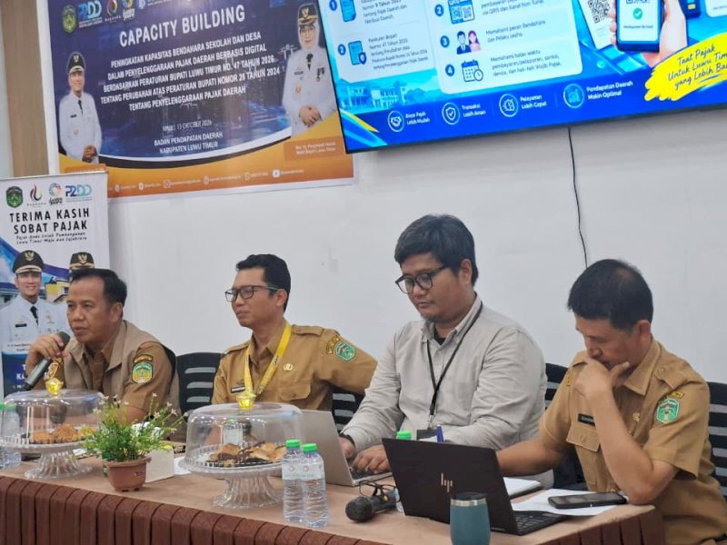 Bapenda Kabupaten Luwu Timur melalui kolaborasi dengan Kantor Pelayanan, Penyuluhan, dan Konsultasi Perpajakan (KP2KP) Malili dalam kegiatan Capacity Building Peningkatan Kapasitas Bendahara dalam Penyelenggaraan Pajak Pusat dan Pajak Daerah Berbasis Digital di Aula Kantor Bapenda Luwu Timur, Selasa (13/10/2026). @Jejakfakta/dok. Humas Pemkab Lutim