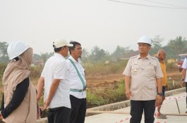 Demi Kelancaran Aktivitas Warga, Bupati Irwan Tinjau Jembatan Loppe dan Jalan Beton