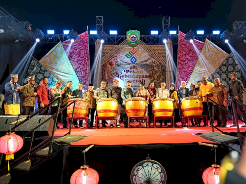 Wakil Wali Kota Makassar, Aliyah Mustika Ilham, saat menghadiri welcome dinner Rembuk Kebudayaan APEKSI 2026 yang dirangkaikan dengan pembukaan Pekan Kebudayaan Daerah (PKD) Kota Singkawang 2026, di halaman Kantor Wali Kota Singkawang, Kamis malam (15/10/2026). @Jejakfakta/dok. Humas Pemkot Makassar