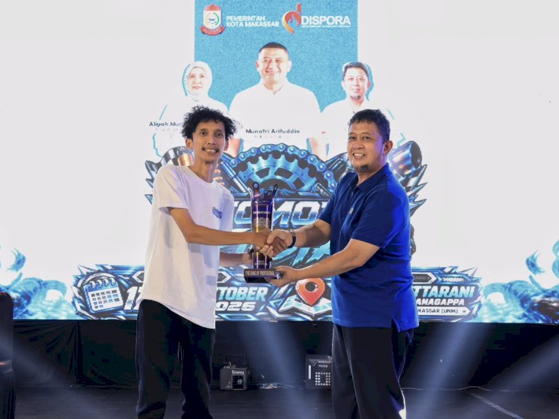 Kepala Dinas Pemuda dan Olahraga (Kadispora) Kota Makassar, Syamsul Bahri, saat menghadiri penutupan dan pemberian penghargaan Otomotif Fiesta 2026, Minggu (18/10/2026). @Jejakfakta/dok. IST.
