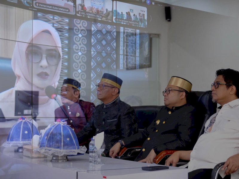 Pelaksana Tugas (Plt.) Bupati Gowa, Darmawangsyah Muin, mengikuti Rapat Paripurna Istimewa Hari Jadi ke-357 Provinsi Sulawesi Selatan secara virtual dari Peace Room Akkio, Kantor Bupati Gowa, Senin (19/10/2026). @Jejakfakta/dok. Humas Pemkab Lutim