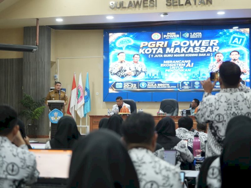 Wali Kota Makassar, Munafri Arifuddin, saat menghadiri kegiatan Gerakan Nasional 1 Juta Guru Mahir Koding dan Kecerdasan Artifisial melalui program PGRI Power Tahun 2026, yang diselenggarakan Persatuan Guru Republik Indonesia (PGRI) Pengurus Kota Makassar di Aula BBGTK Provinsi Sulawesi Selatan, Jalan Adiyaksa, Makassar, Selasa (20/10/2026). @Jejakfakta/dok. Humas Pemkot Makassar