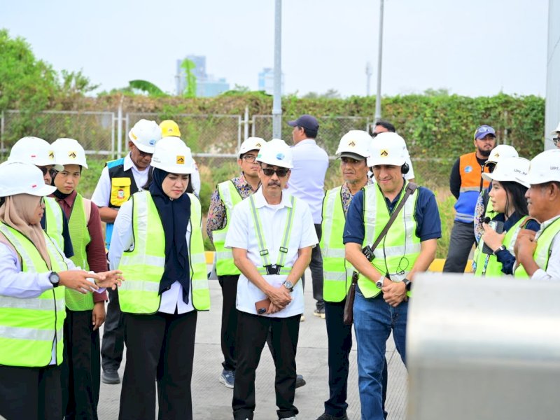 Pelaksana Tugas (Plt) Direktur Utama Perumda Air Minum Kota Makassar, Andi Syahrum, menghadiri kegiatan ADB Press Tour di Instalasi Pengolahan Air Limbah Domestik (IPALD) Losari, Jalan Metro Tanjung Bunga, Makassar, Rabu (21/10/2026). @Jejakfakta/dok. Humas Pemkot Makassar