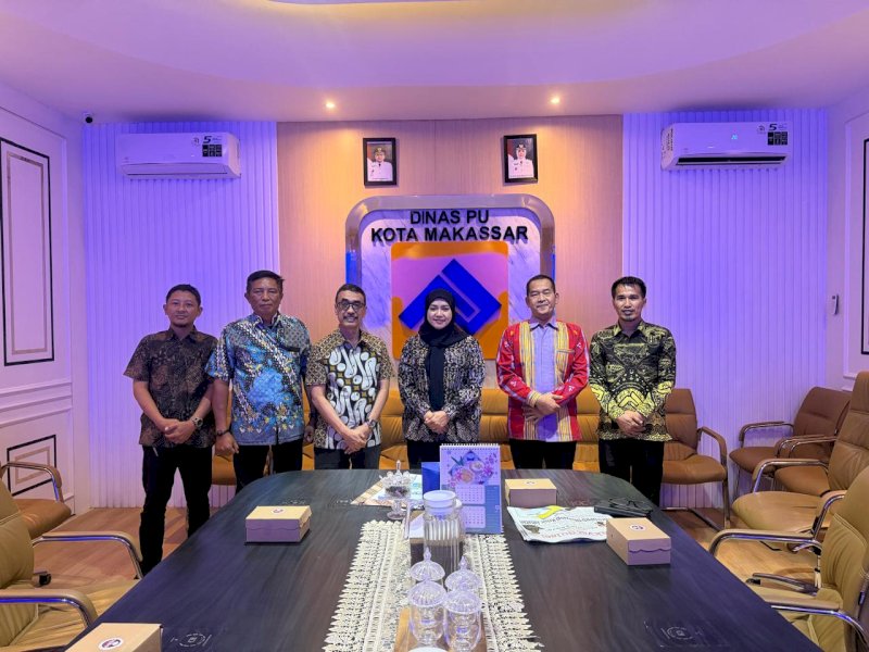 Pelaksana Tugas (Plt) Direktur Utama Perumda Air Minum Kota Makassar, Andi Syahrum, mengunjungi Kantor Dinas Pekerjaan Umum (PU) Kota Makassar di Jalan Urip Sumoharjo, Kamis (22/10/2026). @Jejakfakta/dok. Humas PDAM