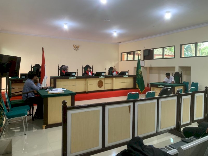 Gugatan lingkungan hidup yang diajukan 17 warga bersama Balang Institut terhadap empat perusahaan di Kawasan Industri Bantaeng (KIBA) memasuki tahap pemeriksaan pokok perkara,  di Pengadilan Negeri Bantaeng, Kamis (22/10/2026). @Jejakfakta/dok. IST.