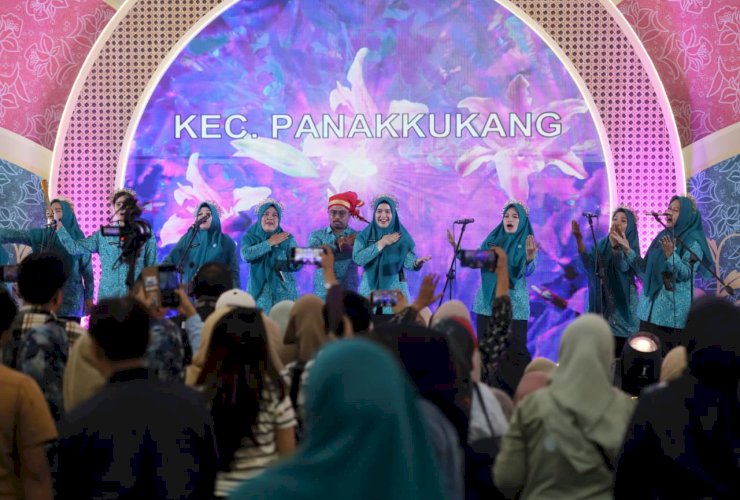 Harmoni 15 Kecamatan Warnai Lomba Paduan Suara HKG PKK Makassar ke-54