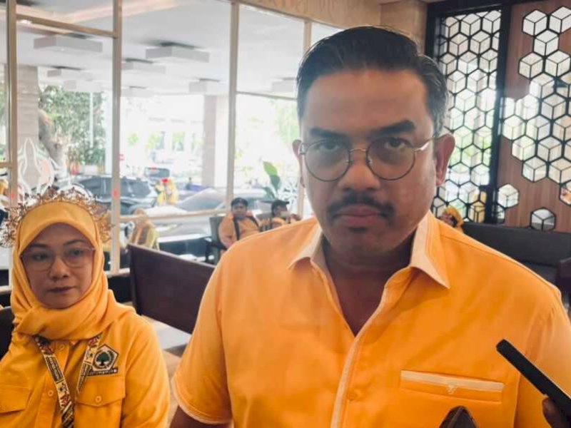 Menteri Usaha Mikro, Kecil, dan Menengah (UMKM) Maman Abdurrahman, saat memberikan keterangan kepada wartawan di Makassar, Minggu (25/10/2026). @Jejakfakta/dok. SulawesiPos
