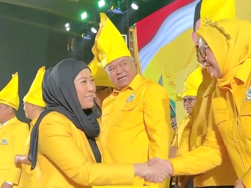 Momen Meutya Hafid dipelantikan Pengurus DPD Partai Golkar Provinsi Sulawesi Selatan, Minggu (25/10/2026). @jejakfaktacom/Ist.