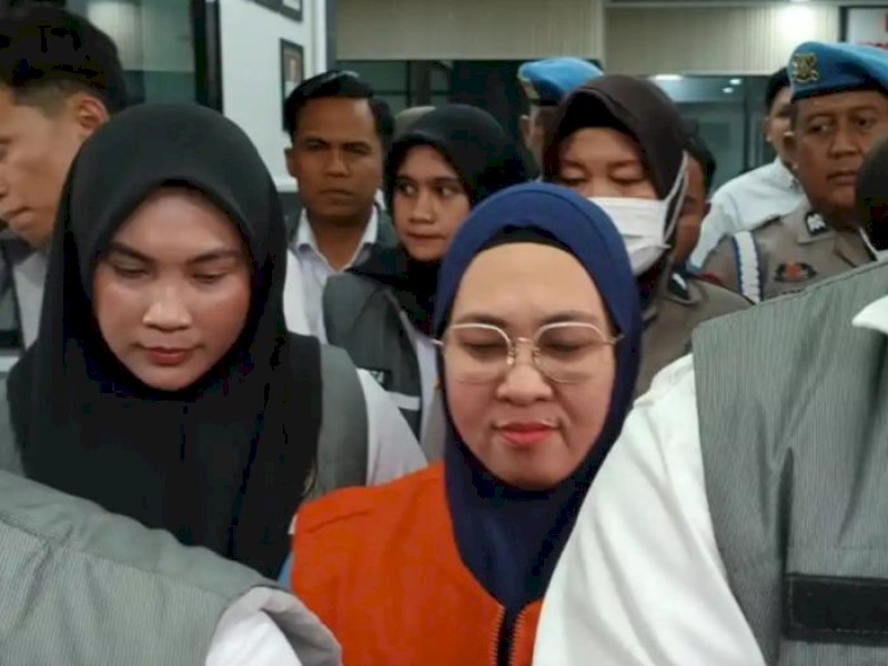 Mantan Bupati Gowa, Sitti Husniah Talenrang, ditahan penyidik Kortas Tipikor Polri dalam kasus dugaan pemerasan, gratifikasi, dan tindak pidana pencucian uang (TPPU), Senin (26/10/2026). @Jejakfakta/dok. IST.