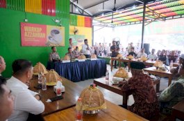 Kapolda Sulsel Apresiasi Sinergi Darmawangsyah Muin dan Forkopimda Jaga Keamanan Gowa