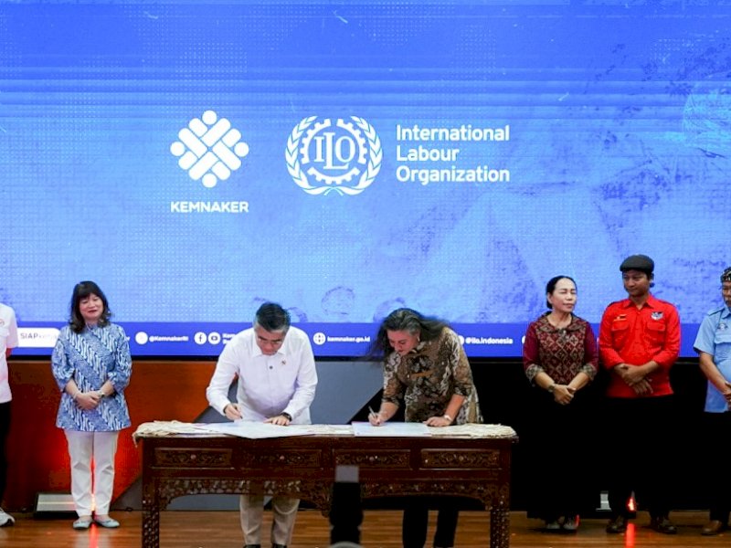 Penandatanganan Deklarasi Bersama Indonesia Decent Work Country Programme (DWCP) 2026&ndash;2030 di Jakarta, Rabu (28/10/2026). @jejakfaktacom/Humas Kemnaker