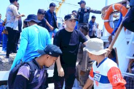 Kunker ke Tangaya, Bupati Pangkep Pantau Pangan dan Persiapan PLTS di Pulau Terluar